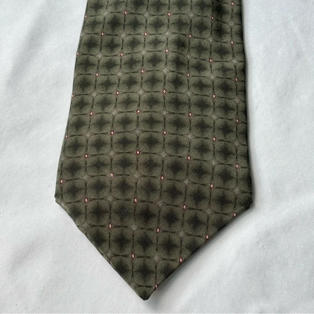 Bill Blass Silk Green Geometric Pattern Tie